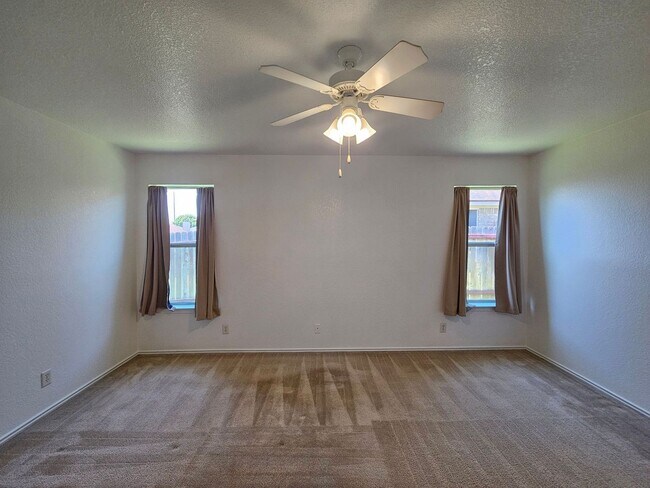Building Photo - 3904 Frigate Dr