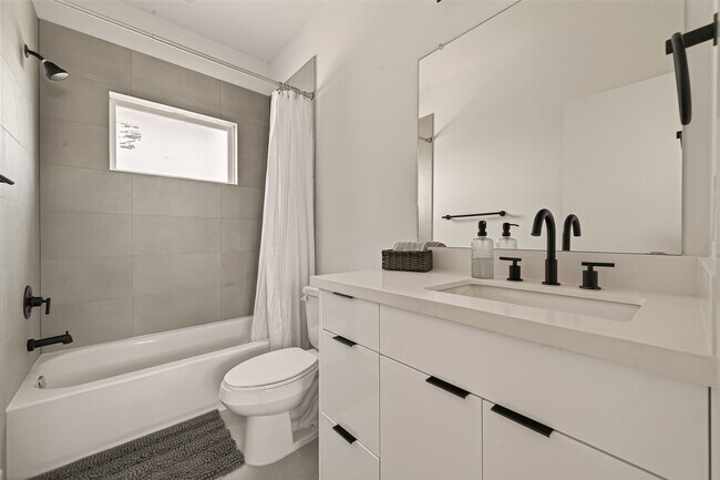 Building Photo - 3402 Luca St