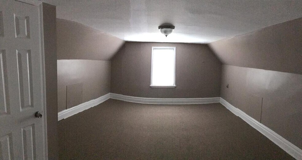 Building Photo - 48 Maytide St