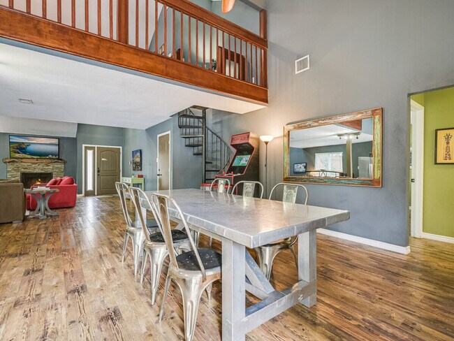 Building Photo - 14611 Gold Fish Pond Ave