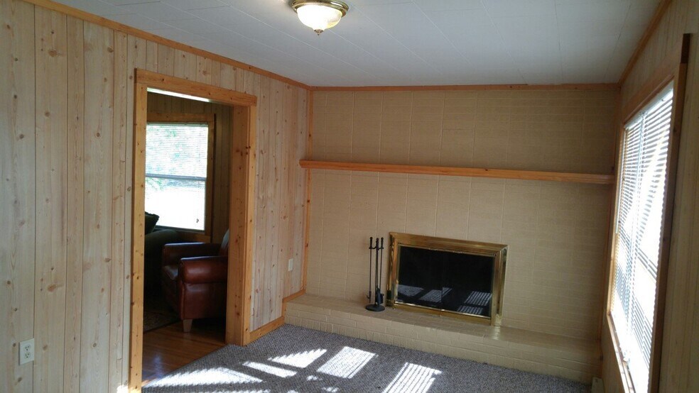 Building Photo - 30 Hill Top Dr