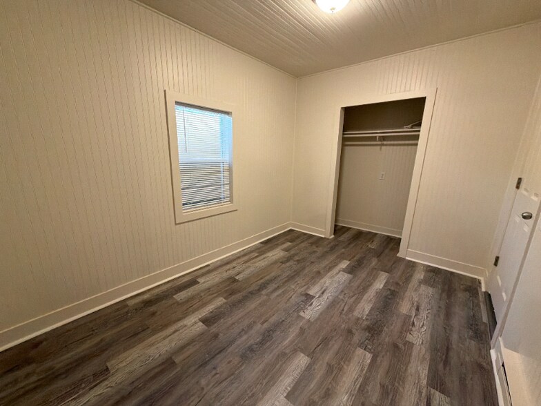 Building Photo - 18933 Main St