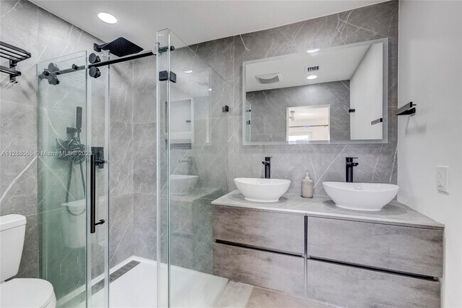 Building Photo - 2742 SE 11th St