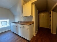 Building Photo - 666 Sims Ave