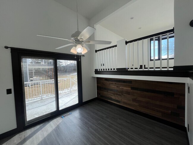 Building Photo - 9225 Garrison Way
