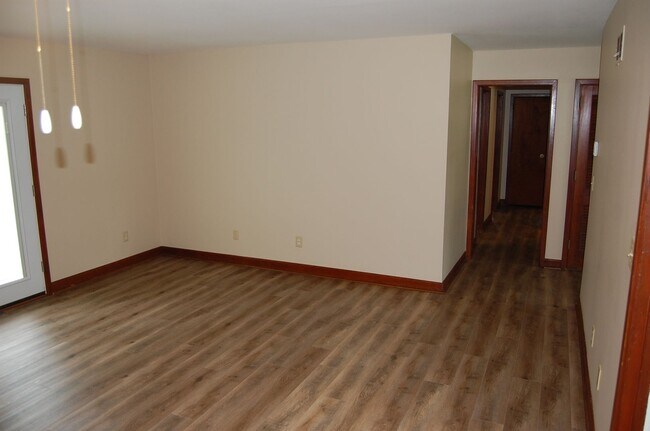 Building Photo - 5001 W Hughes St