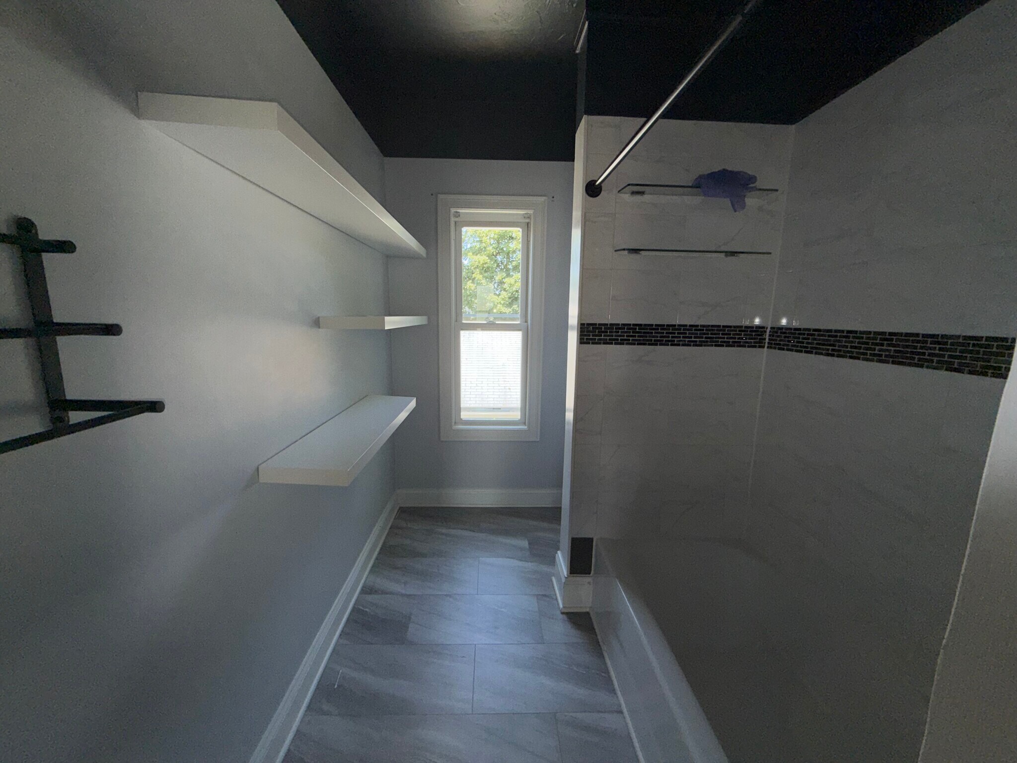 Building Photo - 615 N Montello St