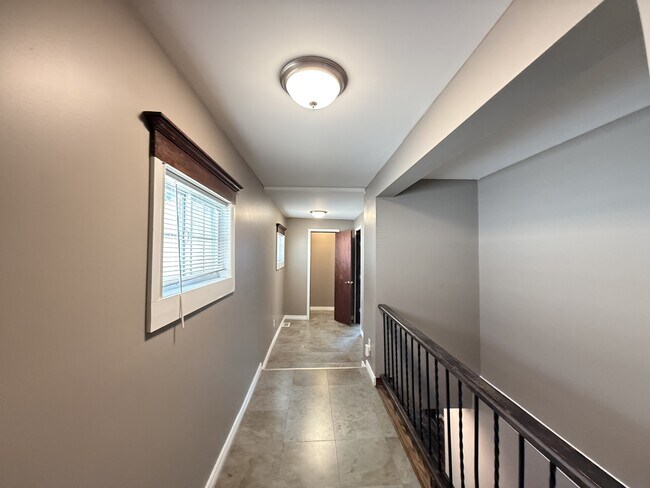 Building Photo - 11 Pooley Pl