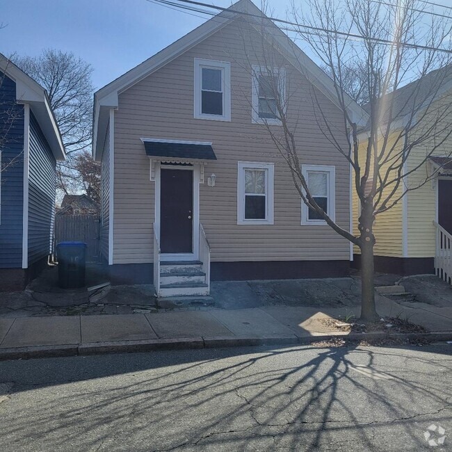 Building Photo - 133 Bath St