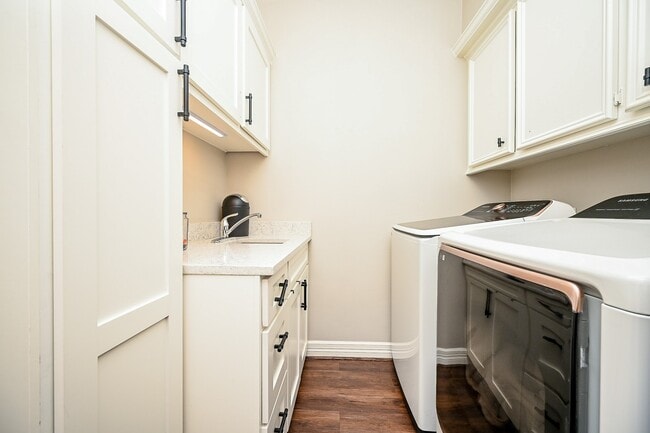 Building Photo - 13606 Champions Centre Dr