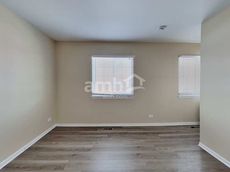 Building Photo - 790 Dogwood Ln