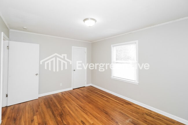 Building Photo - 5247 Loch Lomond Rd