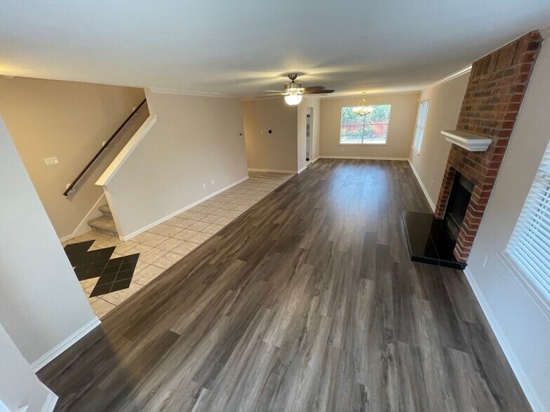Building Photo - 4106 Cortina Dr