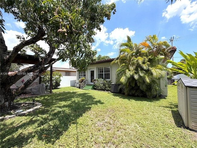 Building Photo - 1840 SW 29th Ave