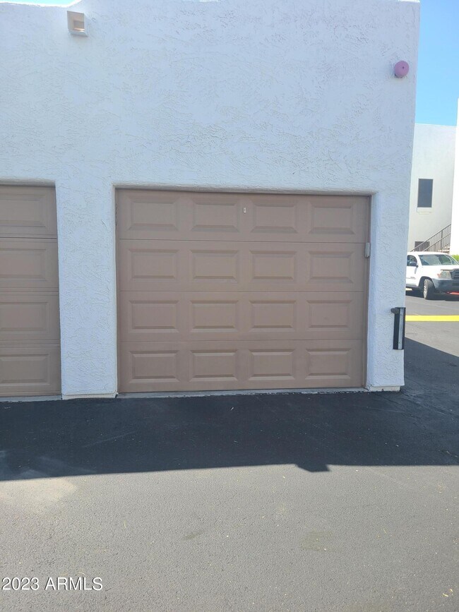 Building Photo - 16616 E Gunsight Dr