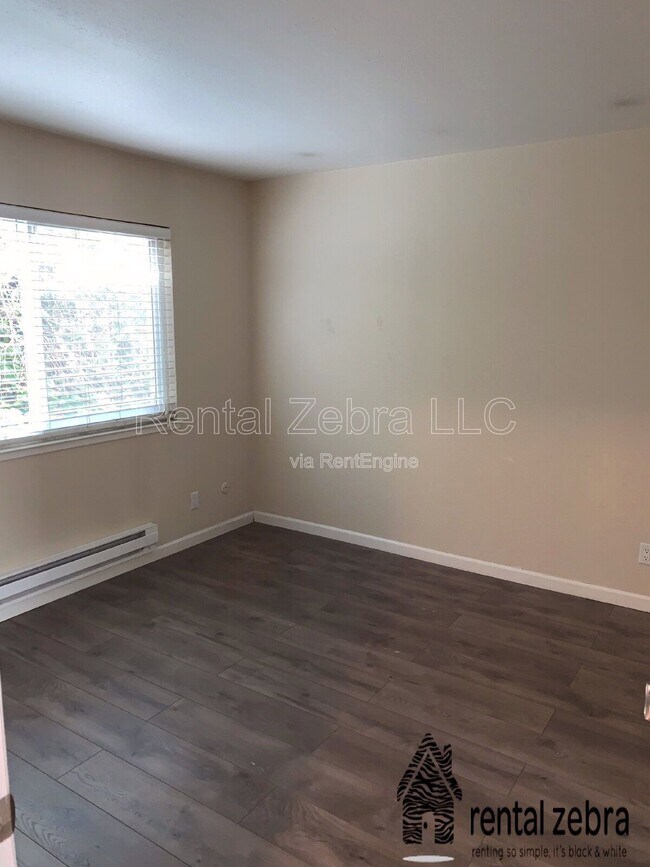 Building Photo - 233 Masters Ct