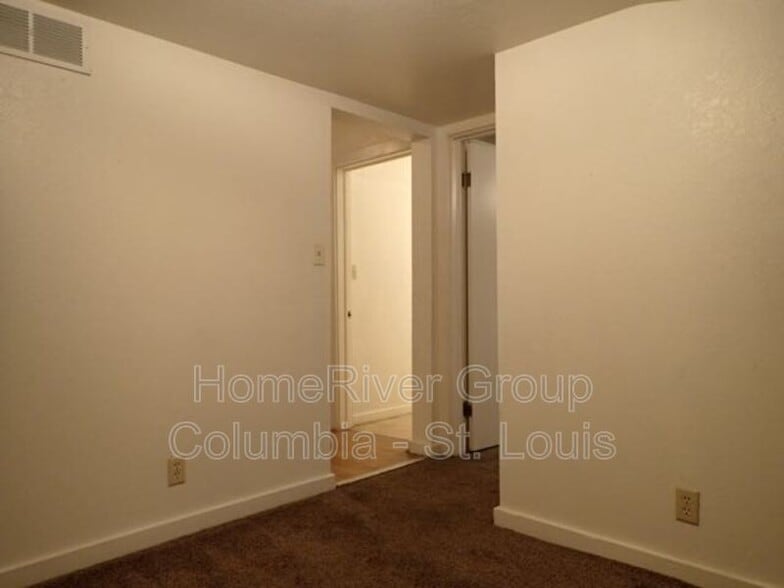 Building Photo - 900 Dockery St