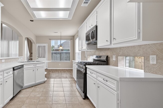 Building Photo - 4623 Russett Ln