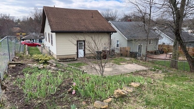 Building Photo - 1561 Sacramento Ave