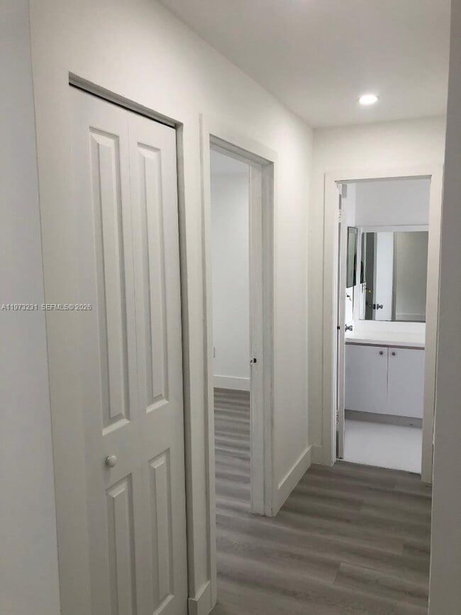 Building Photo - 17255 SW 95th Ave