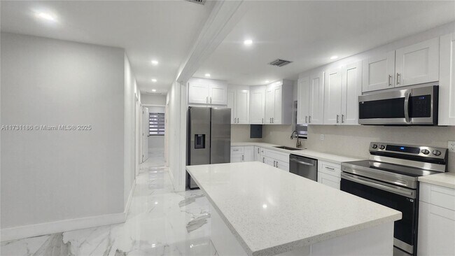 Primary Photo - 10330 SW 35th St