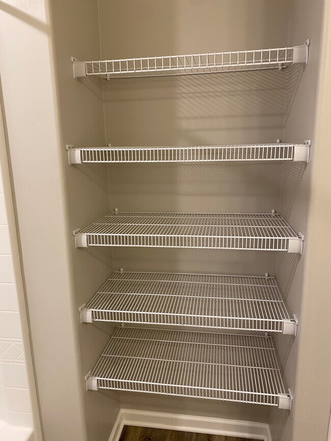 Building Photo - 1617 E Military Ave