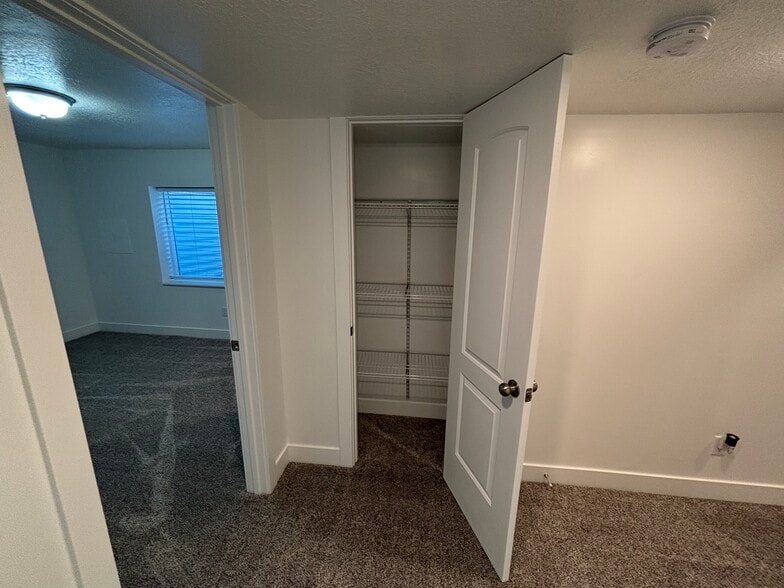 Linen Closet - 188 E Bruin Dr