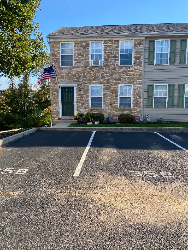 Building Photo - 358 Cherry St