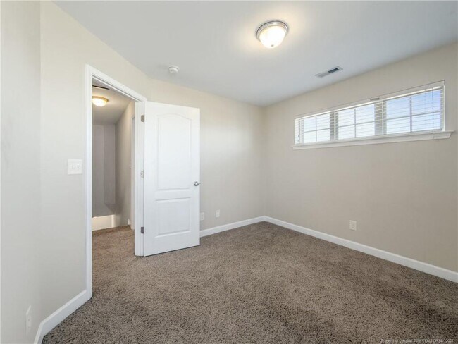 Building Photo - 20 Farrow Ct