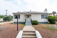 Building Photo - Lovely Downtown Property!