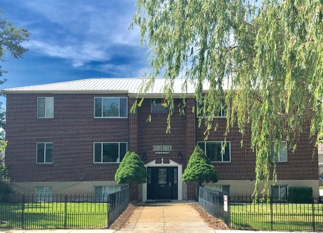 Building Photo - 235 W 200 N
