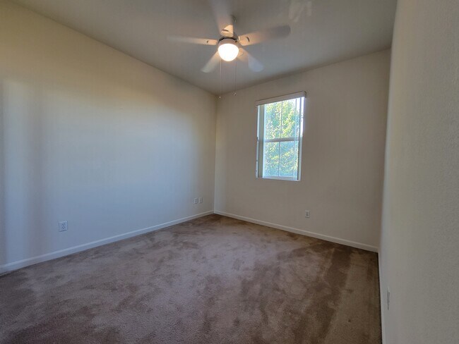 Building Photo - 9749 Marianna Way