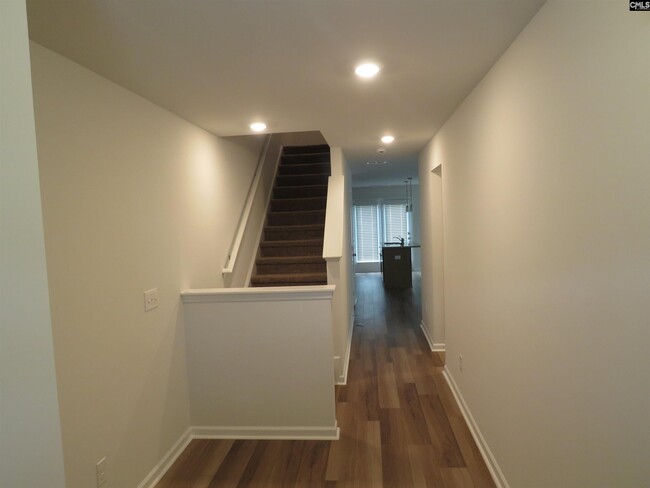 Building Photo - 425 Pepperbush Ln