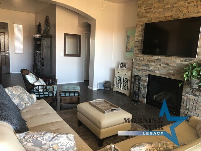Building Photo - Gorgeous 4 bedroom home in Del Prado