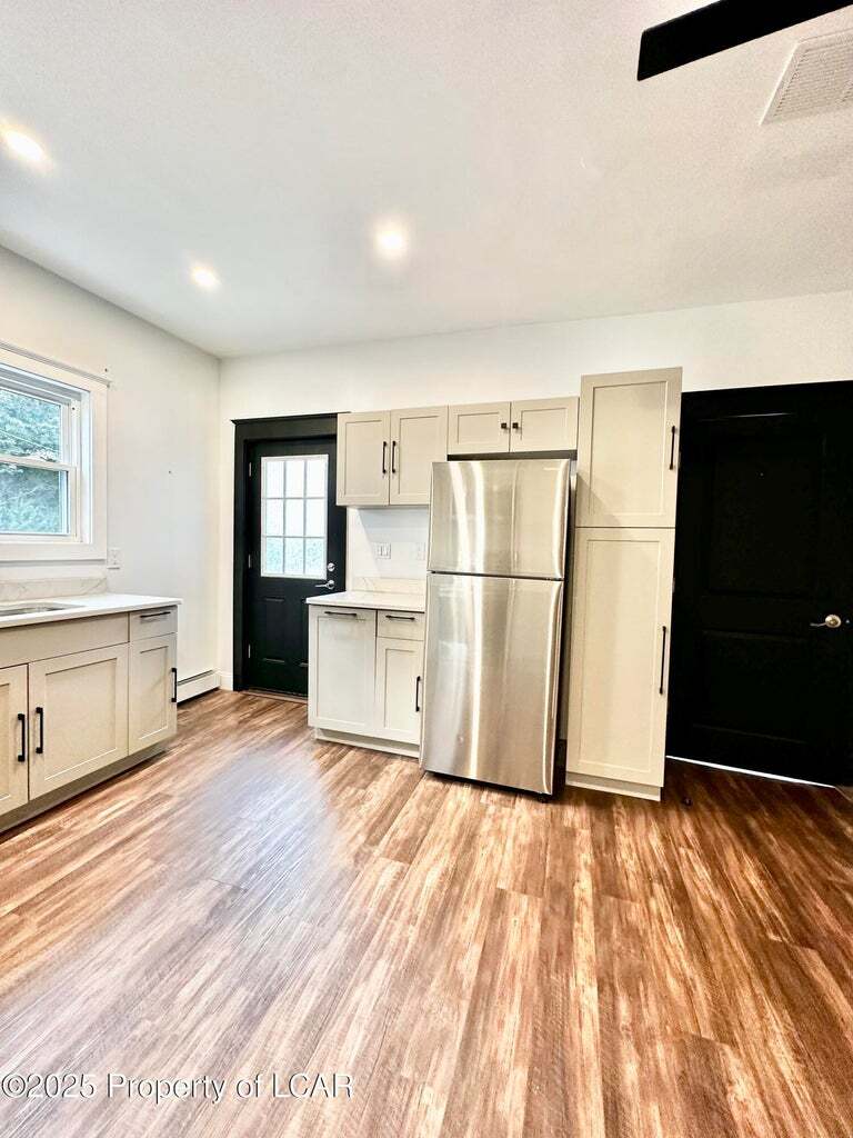 Building Photo - 44 Shoemaker St