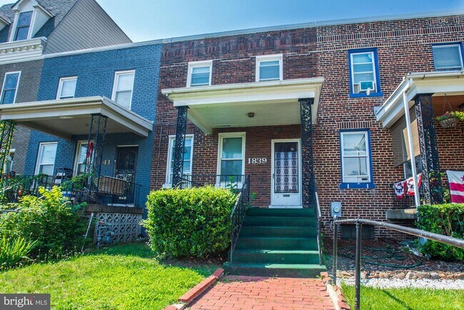 Building Photo - 1839 A St SE