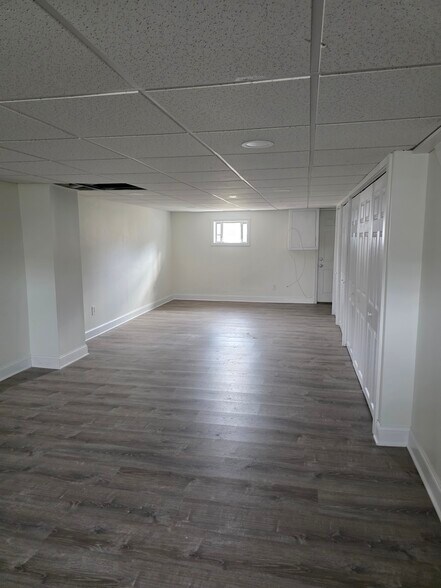 Building Photo - 922 Poplar Ave