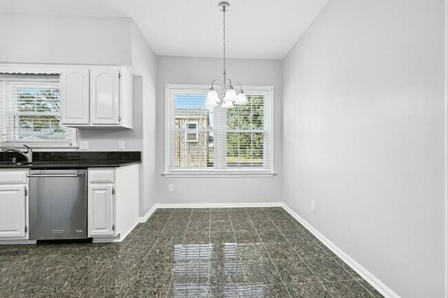 Building Photo - 412 Desertmartin Way