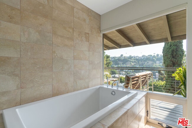 Building Photo - 2479 Lanterman Terrace
