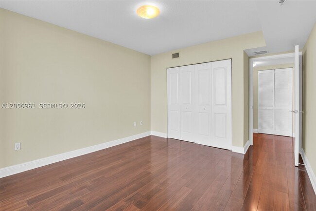 Building Photo - 2681 N Flamingo Rd