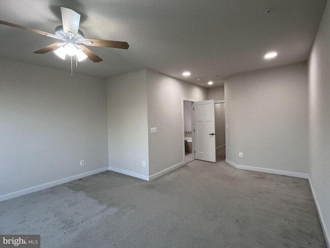 Building Photo - 42593 Burbank Terrace