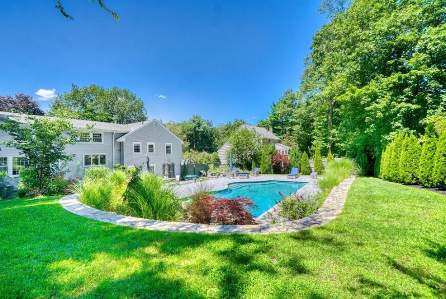 Building Photo - 65 Sherburne Rd S