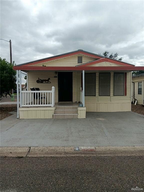 Primary Photo - 29 Harness Dr