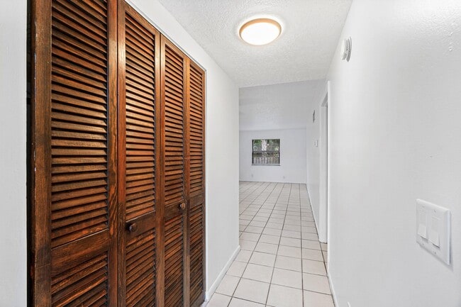 Building Photo - 626 N Federal Hwy