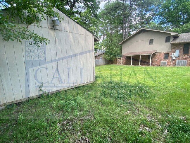 Building Photo - Jacksonville Foxwood Home