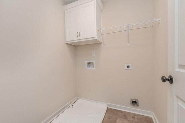 Building Photo - Welcome home to Summerton Village, where beauty, comfort, and value come together effortlessly.