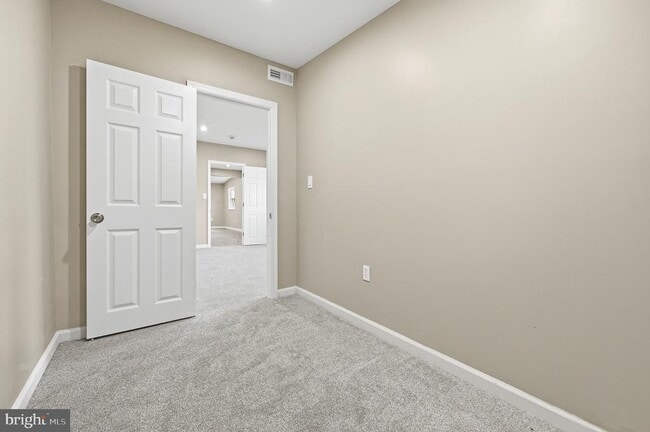 Building Photo - 667 S Broadway