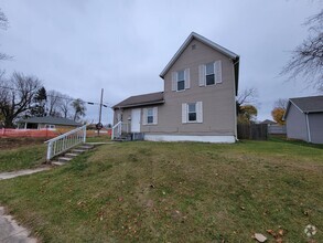 Building Photo - 916 W Hillside St