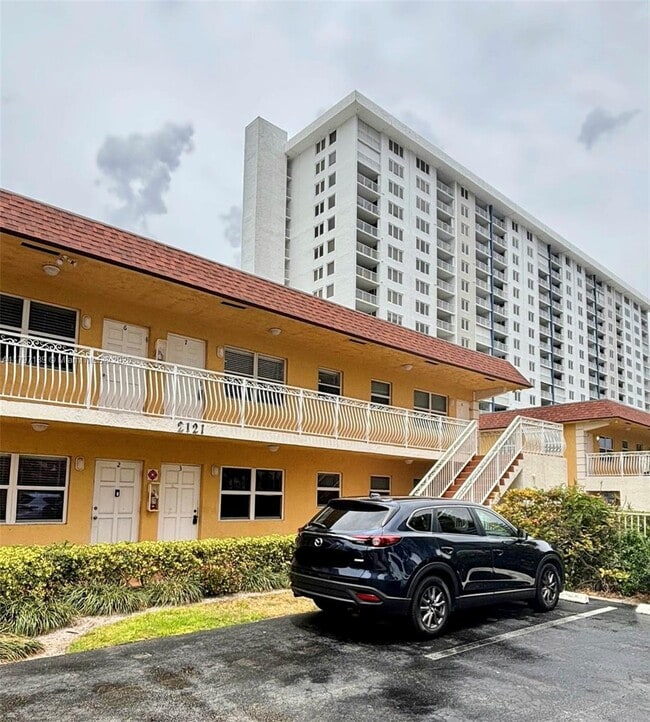 Primary Photo - 2121 N Ocean Blvd