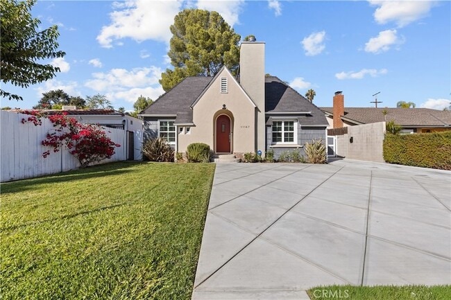 Primary Photo - 11147 Hortense St